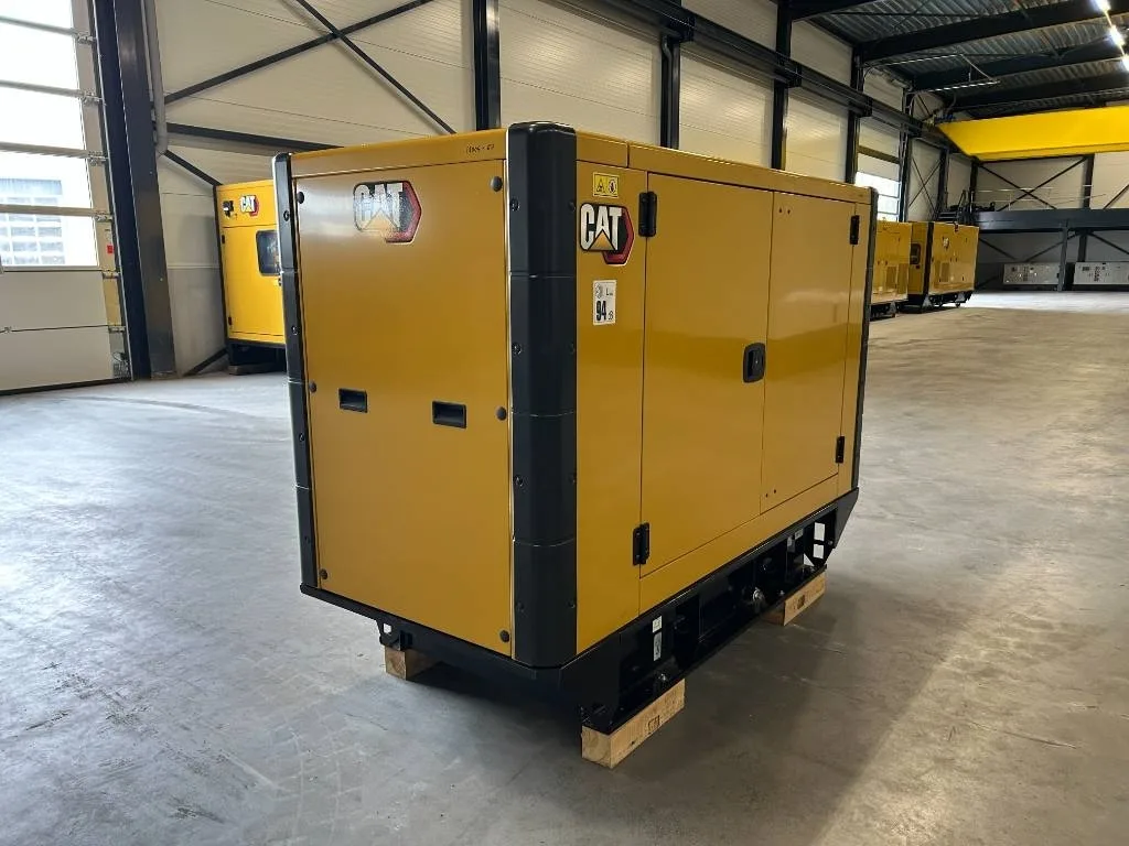 Groupe électrogène diesel Caterpillar 33 kVA triphasé – DE33E0 — vue 3