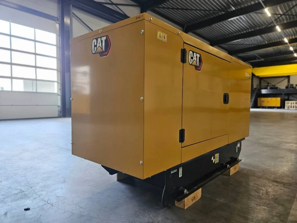 Groupe électrogène diesel Caterpillar 65 kVA triphasé – DE65GC — vue 4