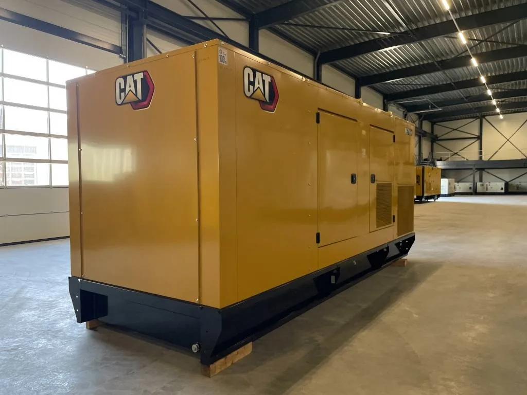 Groupe électrogène diesel Caterpillar 715 kVA triphasé – DE715GC — vue 4