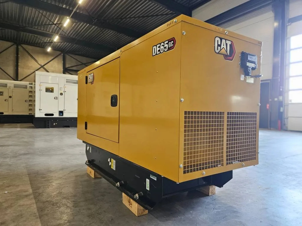 Groupe électrogène diesel Caterpillar 65 kVA triphasé – DE65GC — vue 3