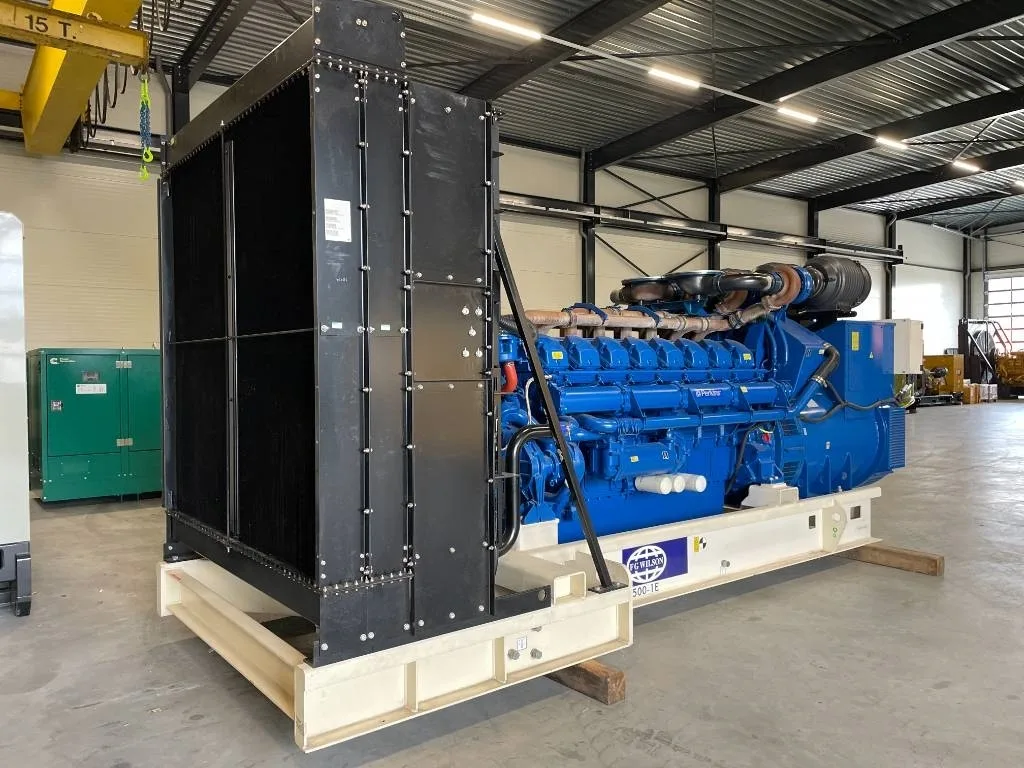 Groupe électrogène diesel FG Wilson 2 500 kVA triphasé – P2500-1E — vue 2
