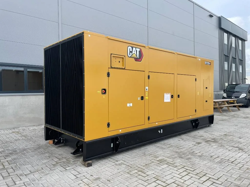 Groupe électrogène diesel Caterpillar 1 250 kVA triphasé – DE1250GC — vue 2