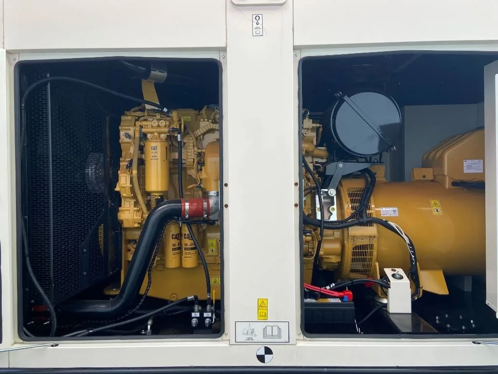 Groupe électrogène diesel Caterpillar 550 kVA triphasé – XQP550 — vue 4