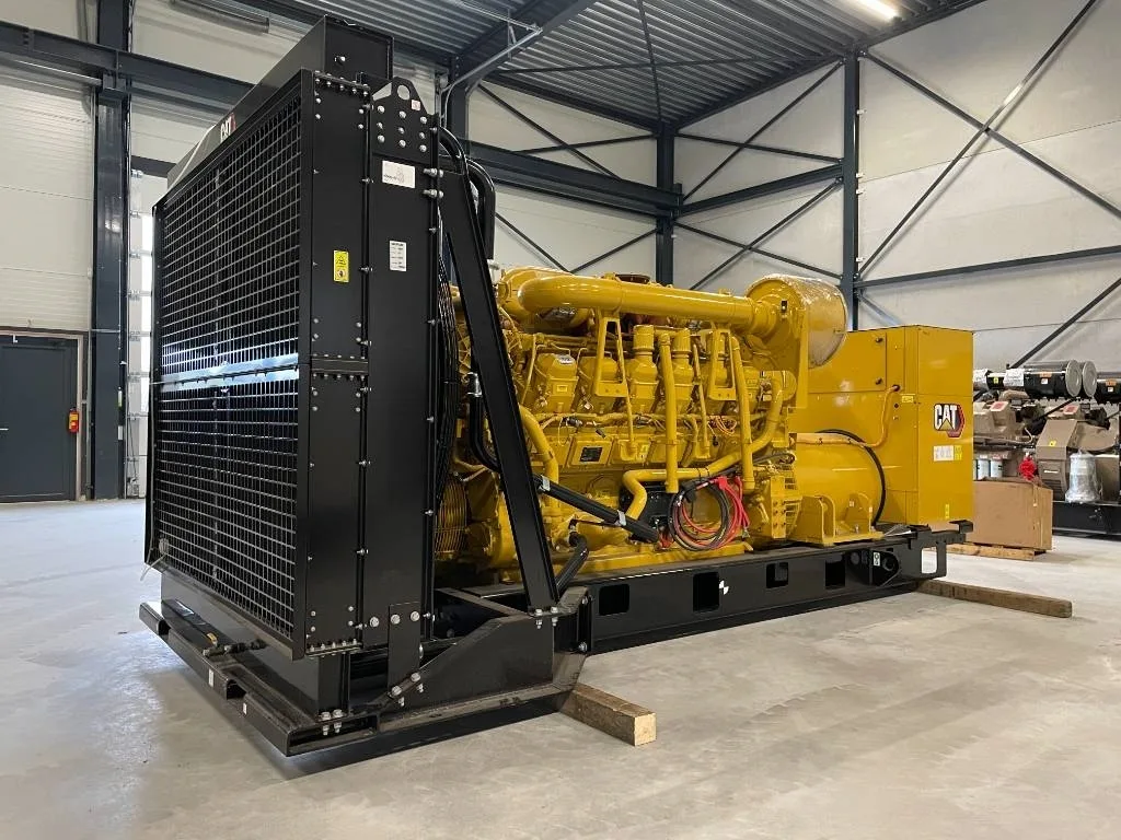 Groupe électrogène diesel Caterpillar 1 600 kVA triphasé – 3512B — vue 4