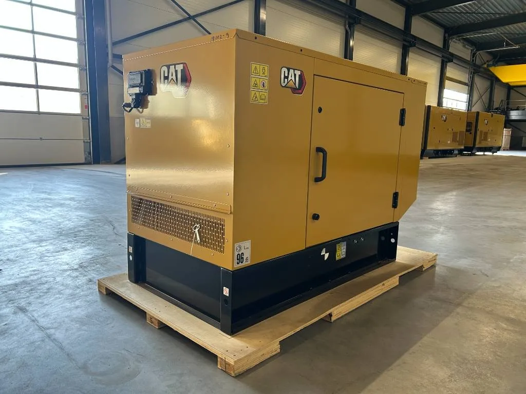 Groupe électrogène diesel Caterpillar 18 kVA triphasé – DE18E3 — vue 4