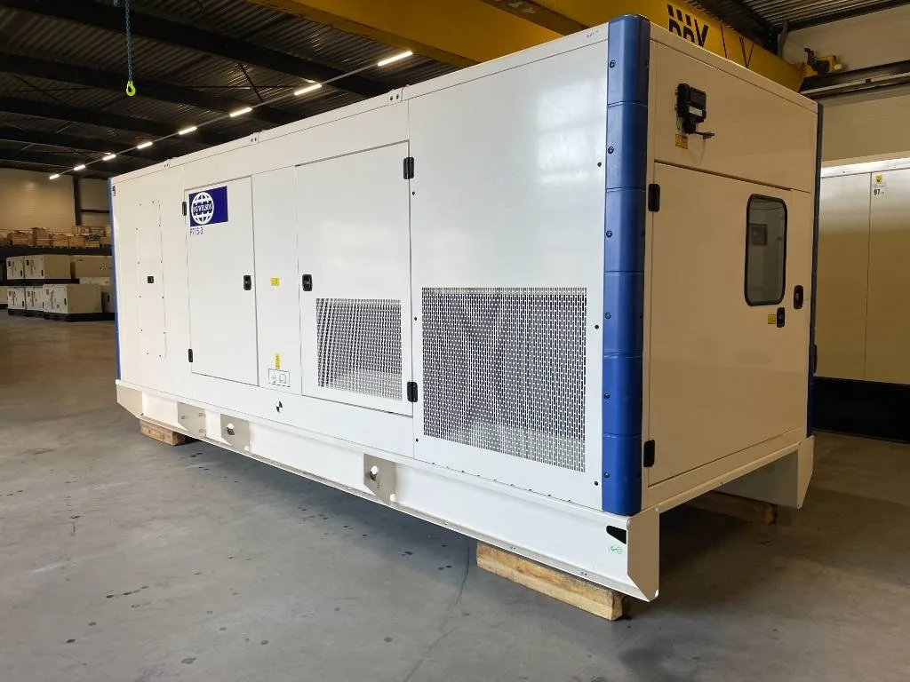 Groupe électrogène diesel FG Wilson 715 kVA triphasé – P715-3 — vue 5