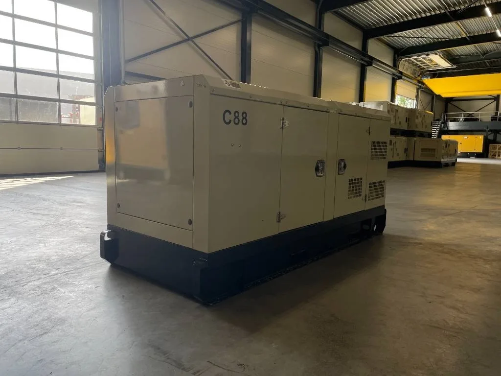 Groupe électrogène diesel Cummins 88 kVA triphasé – 4BTA3.9-G11 — vue 4