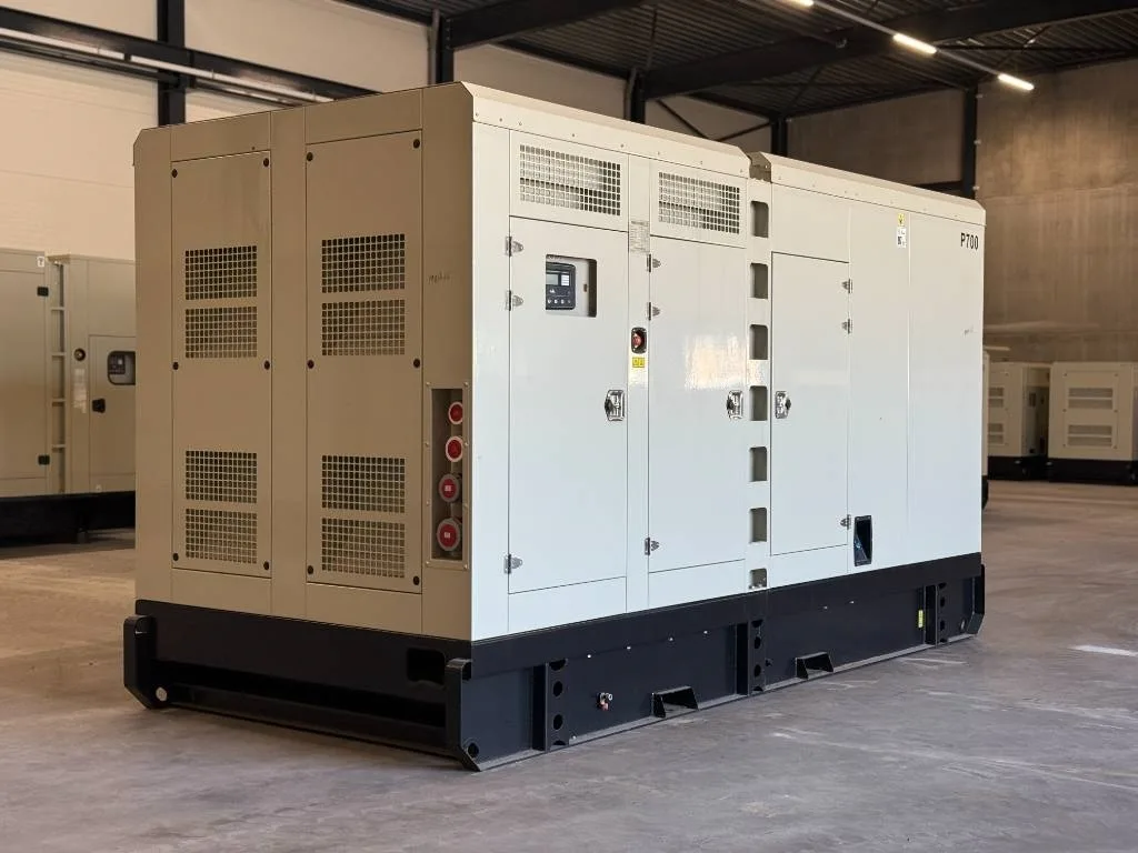 Groupe électrogène diesel Perkins 700 kVA triphasé – 2806D-E18TAG1A — vue 2