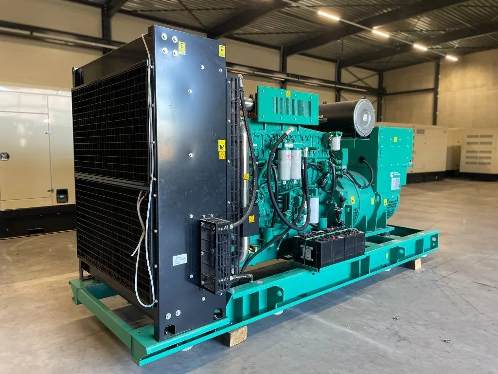 Groupe électrogène diesel Cummins 900 kVA triphasé – C900D5 — vue 2