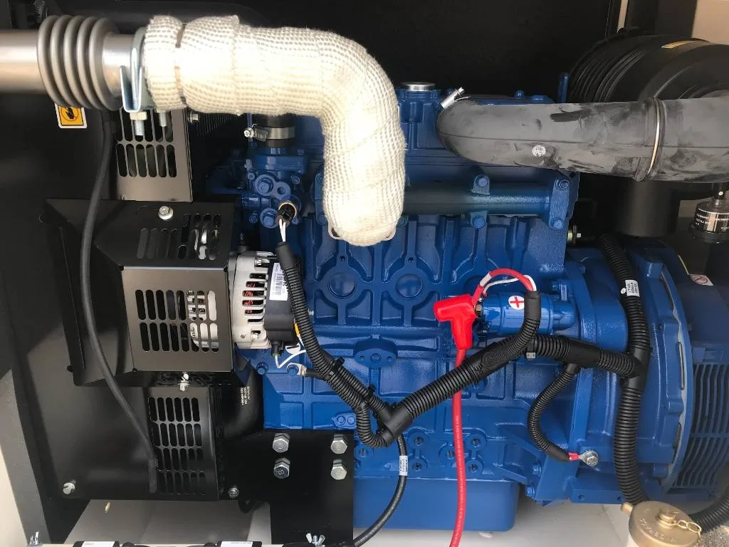 Groupe électrogène diesel FG Wilson 16 kVA triphasé – P16-1 — vue 4