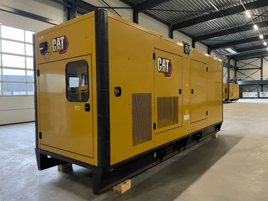 Groupe électrogène diesel Caterpillar 550 kVA triphasé – DE550E0 — vue 4