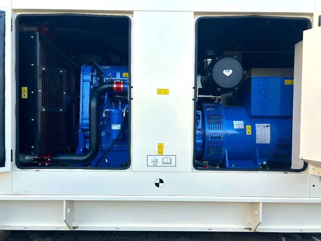 Groupe électrogène diesel FG Wilson 605 kVA triphasé – P605-3 — vue 3