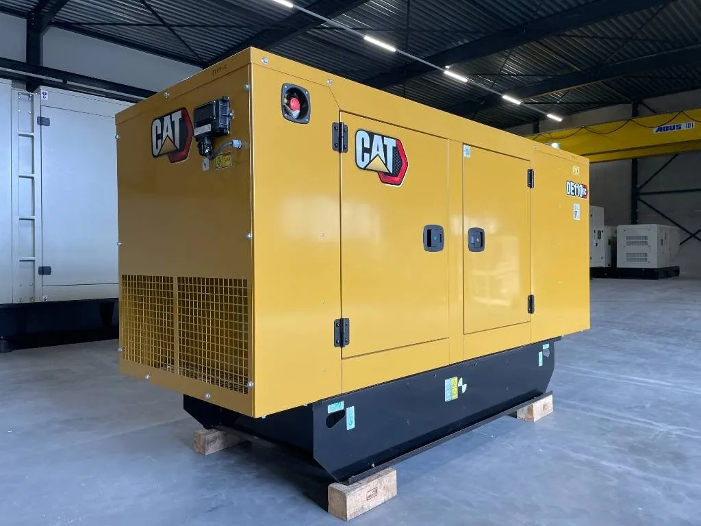Groupe électrogène diesel Caterpillar 110 kVA triphasé – DE110GC — vue 2