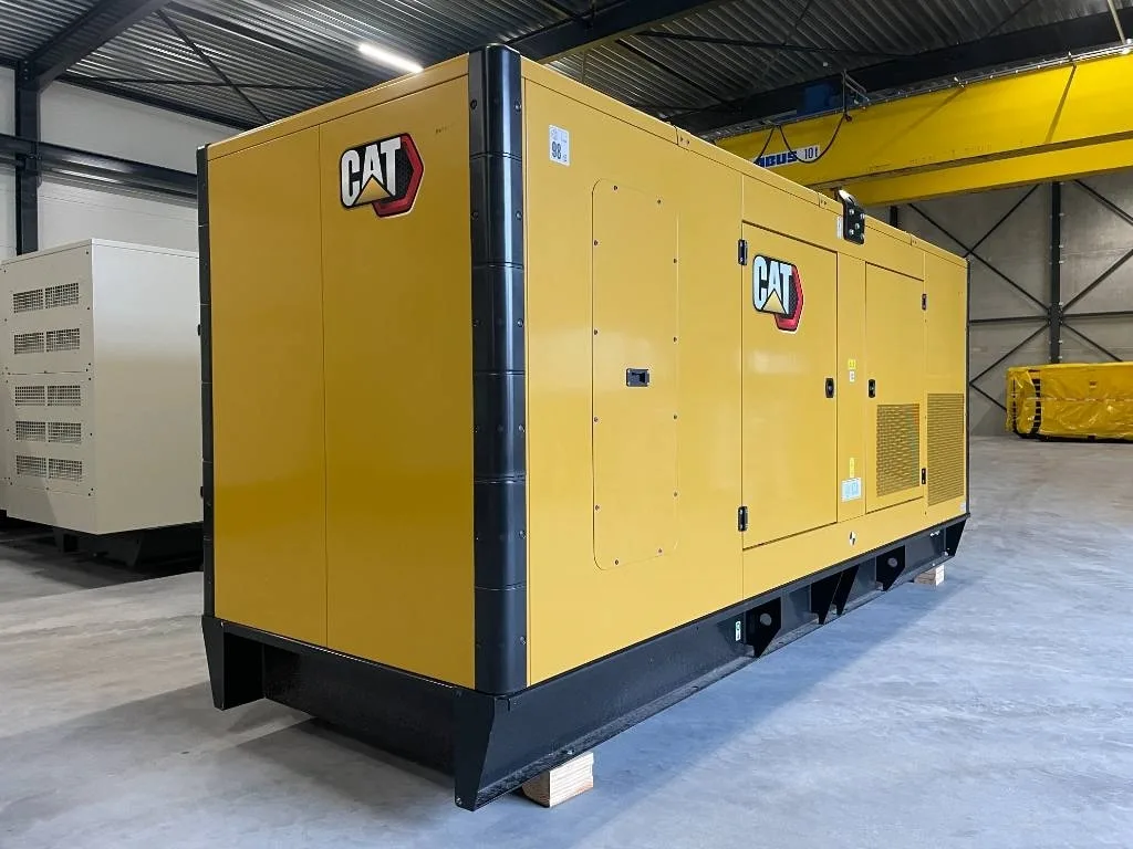 Groupe électrogène diesel Caterpillar 550 kVA triphasé – DE550E0 — vue 2