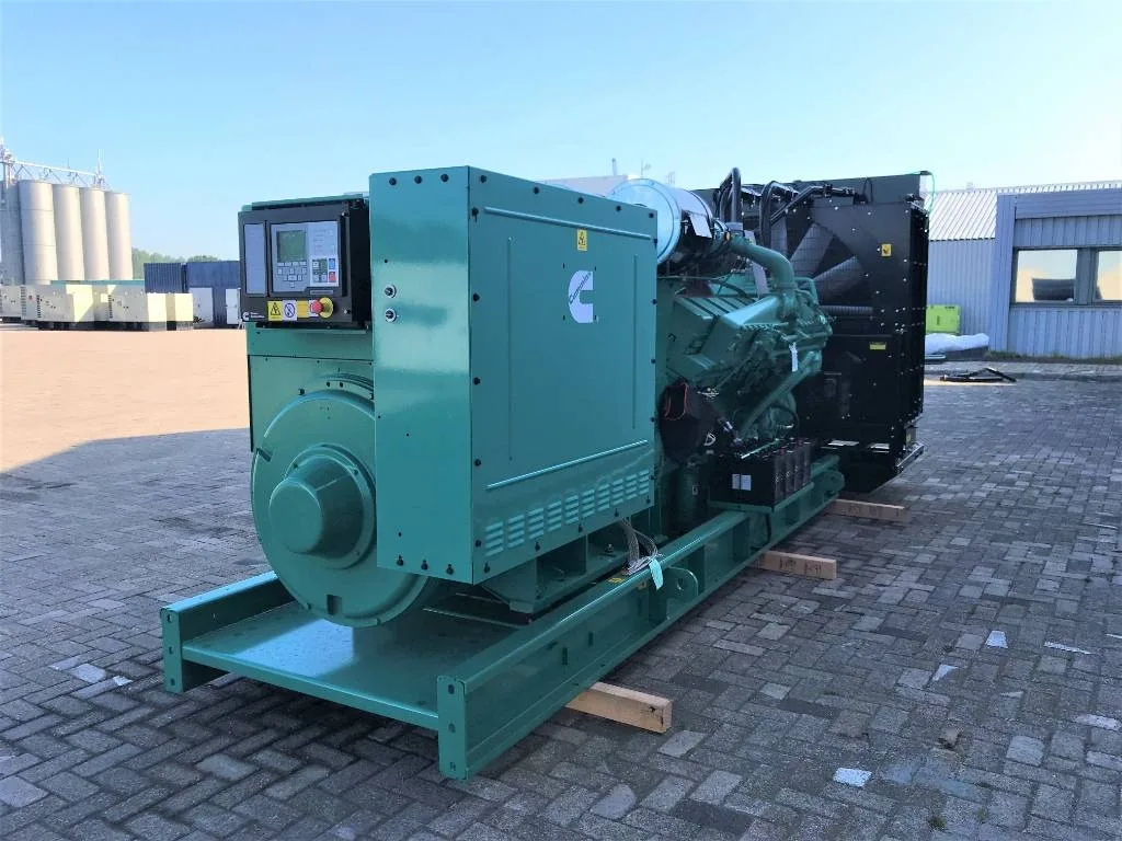 Groupe électrogène diesel Cummins 1 875 kVA triphasé – C1875D5 — vue 2