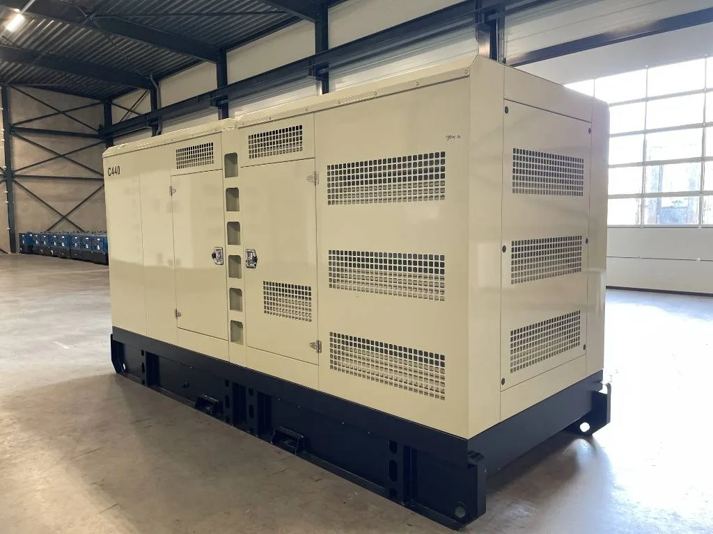 Groupe électrogène diesel Cummins 440 kVA triphasé – QSNT-G3 — vue 3