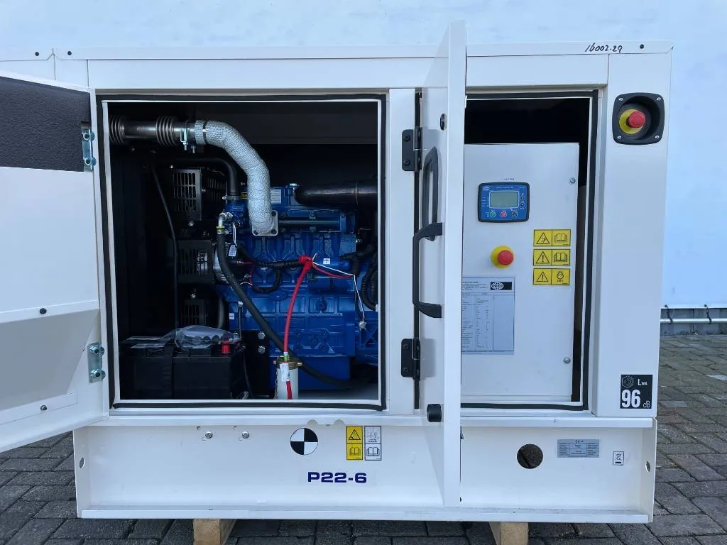 Groupe électrogène diesel FG Wilson 22 kVA triphasé – P22-6 — vue 4