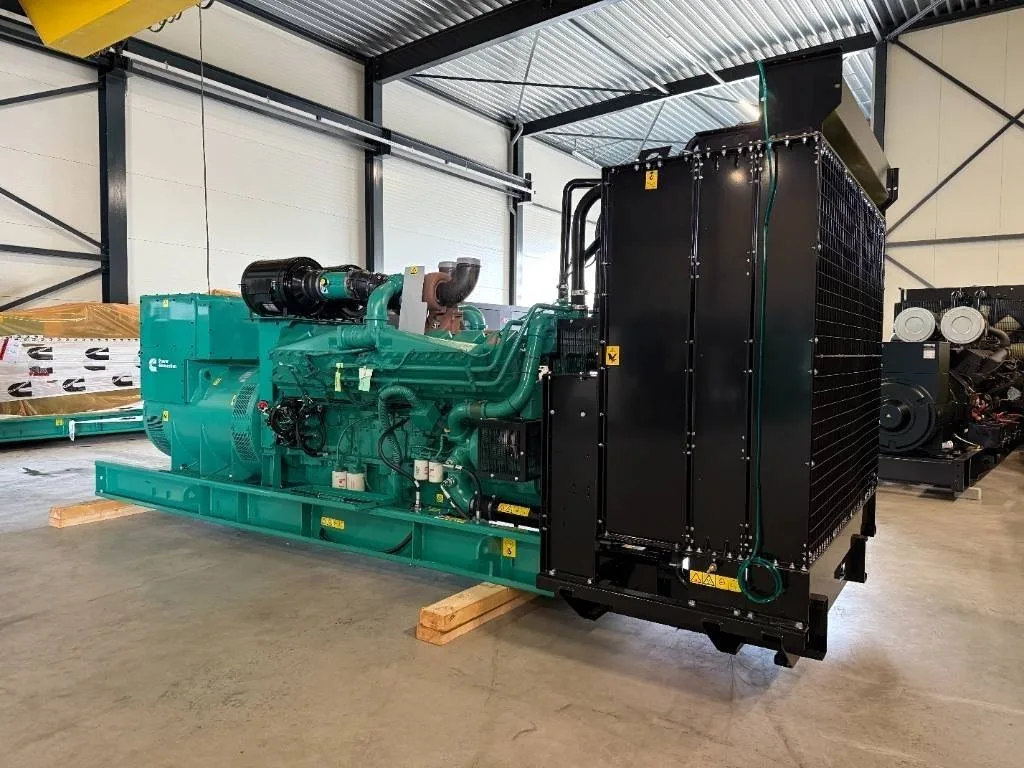 Groupe électrogène diesel Cummins 1 760 kVA triphasé – C1760D5 — vue 3