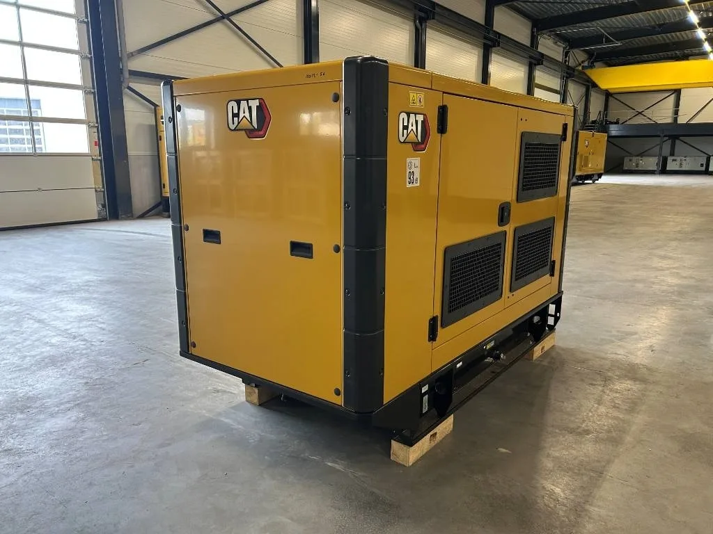 Groupe électrogène diesel Caterpillar 88 kVA triphasé – DE88E0 — vue 4