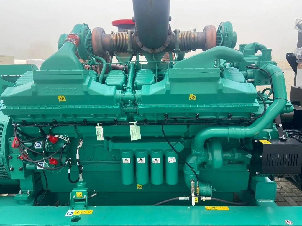 Groupe électrogène diesel Cummins 2 250 kVA triphasé – C2250D5 — vue 4