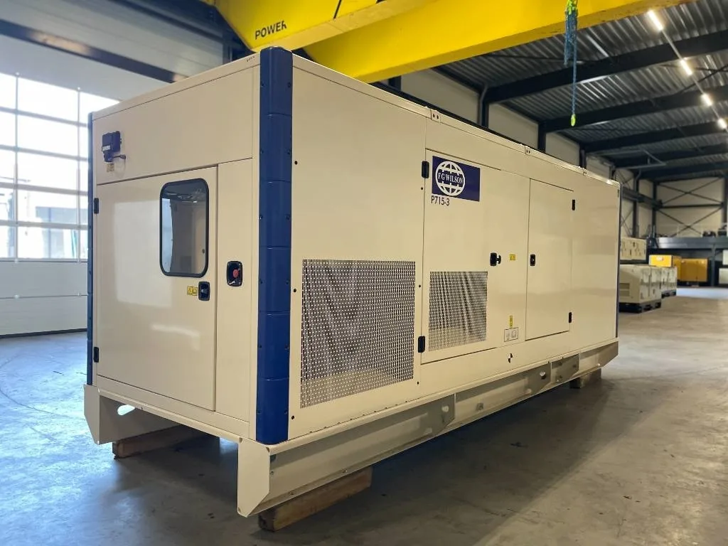 Groupe électrogène diesel FG Wilson 715 kVA triphasé – P715-3 — vue 4