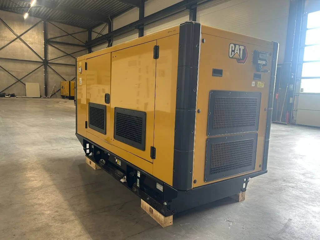 Groupe électrogène diesel Caterpillar 110 kVA triphasé – DE110E2 — vue 4