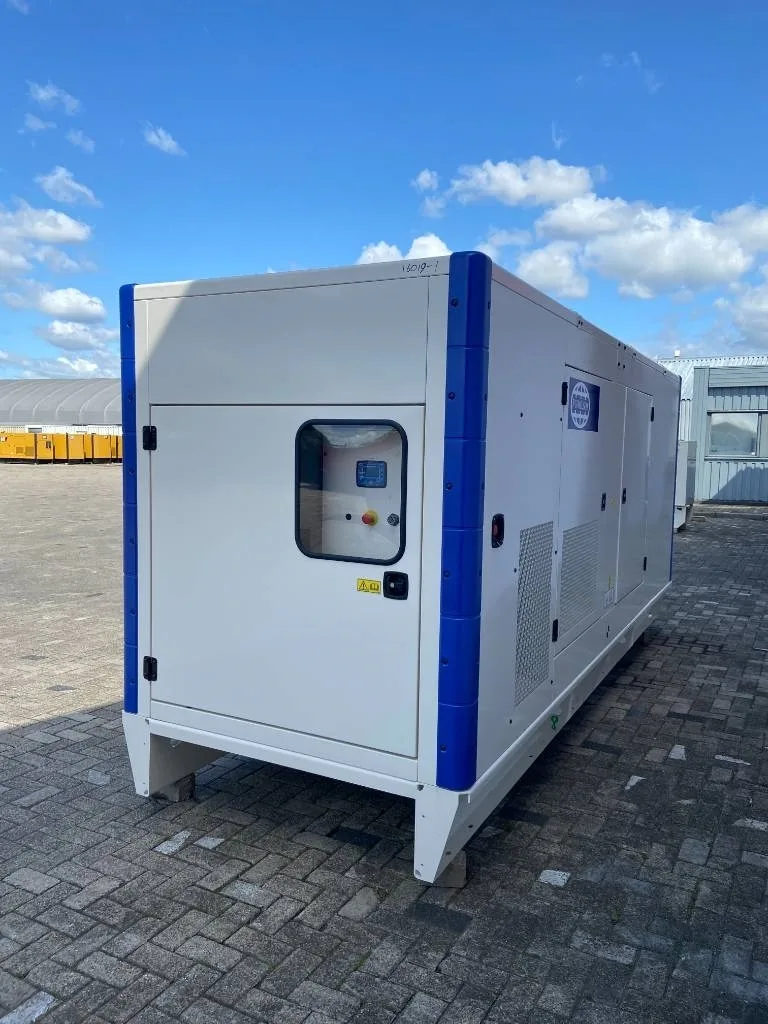 Groupe électrogène diesel FG Wilson 550 kVA triphasé – P550-3 — vue 2