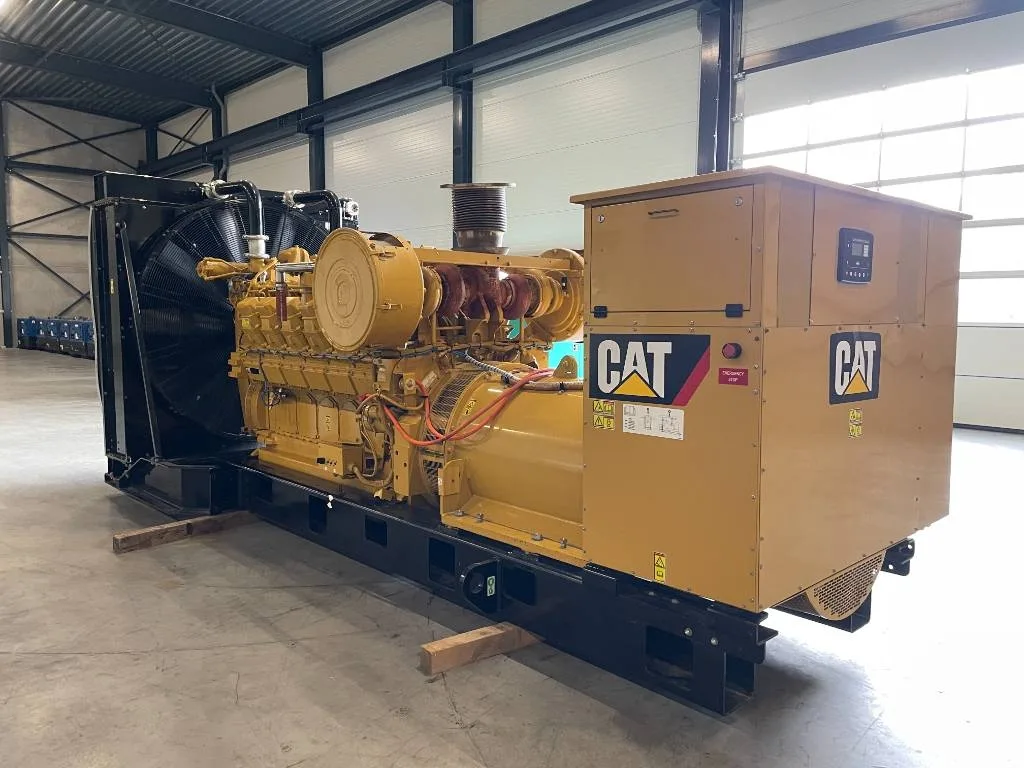 Groupe électrogène diesel Caterpillar 1 250 kVA triphasé – 3512 — vue 3