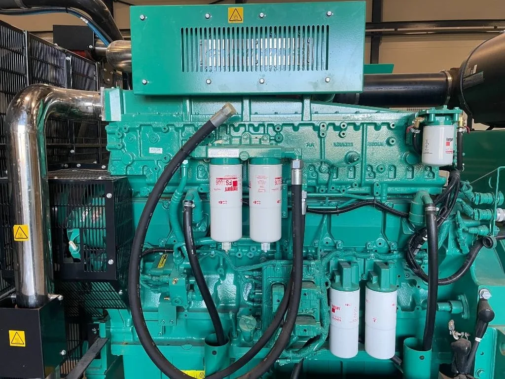 Groupe électrogène diesel Cummins 900 kVA triphasé – C900D5 — vue 5