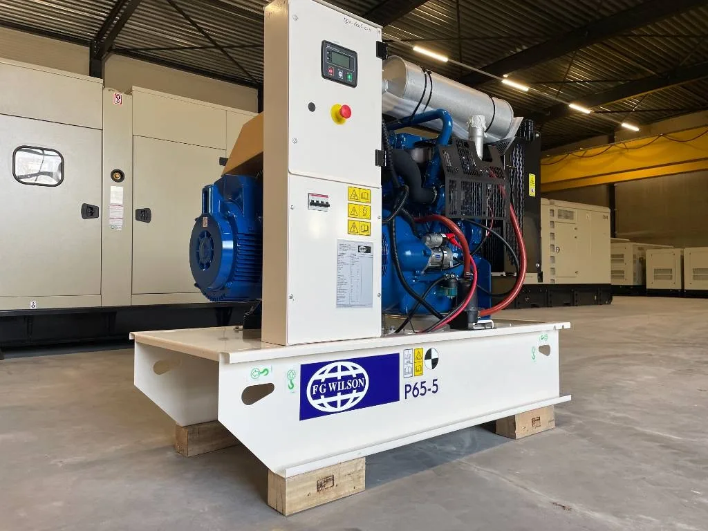 Groupe électrogène diesel FG Wilson 65 kVA triphasé – P65-5 — vue 2