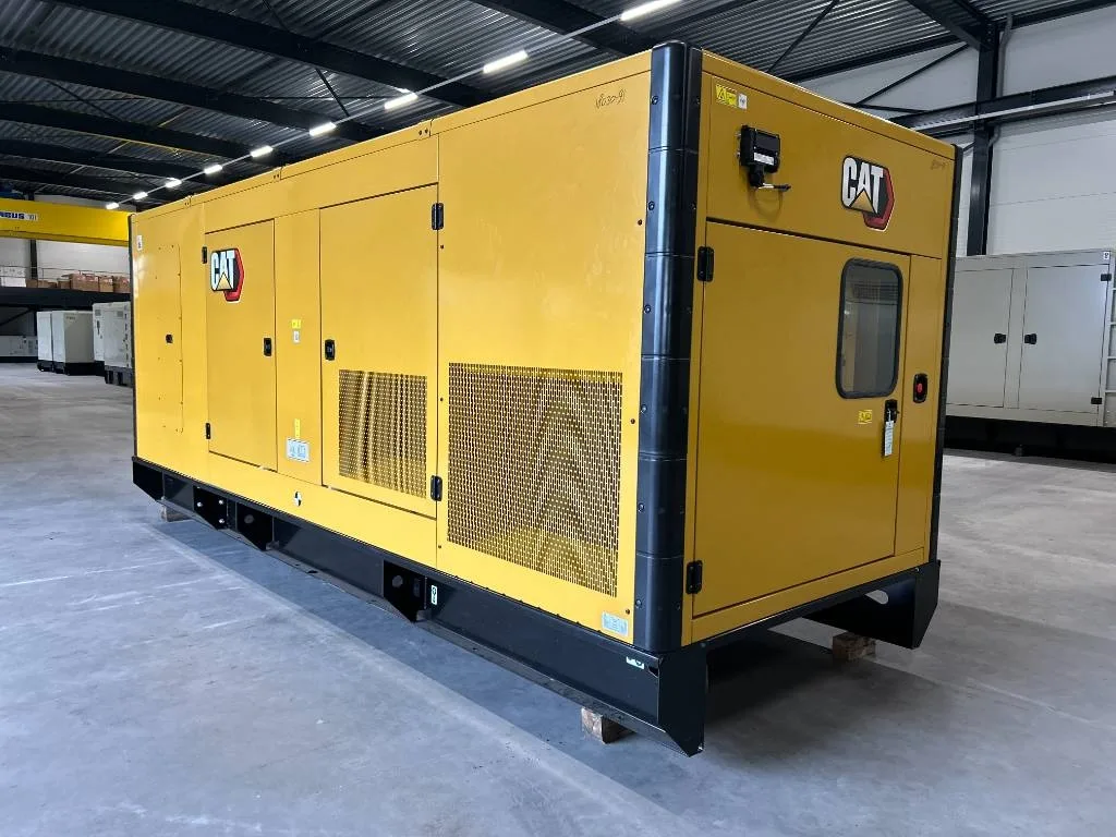 Groupe électrogène diesel Caterpillar 715 kVA triphasé – DE715E0 — vue 5