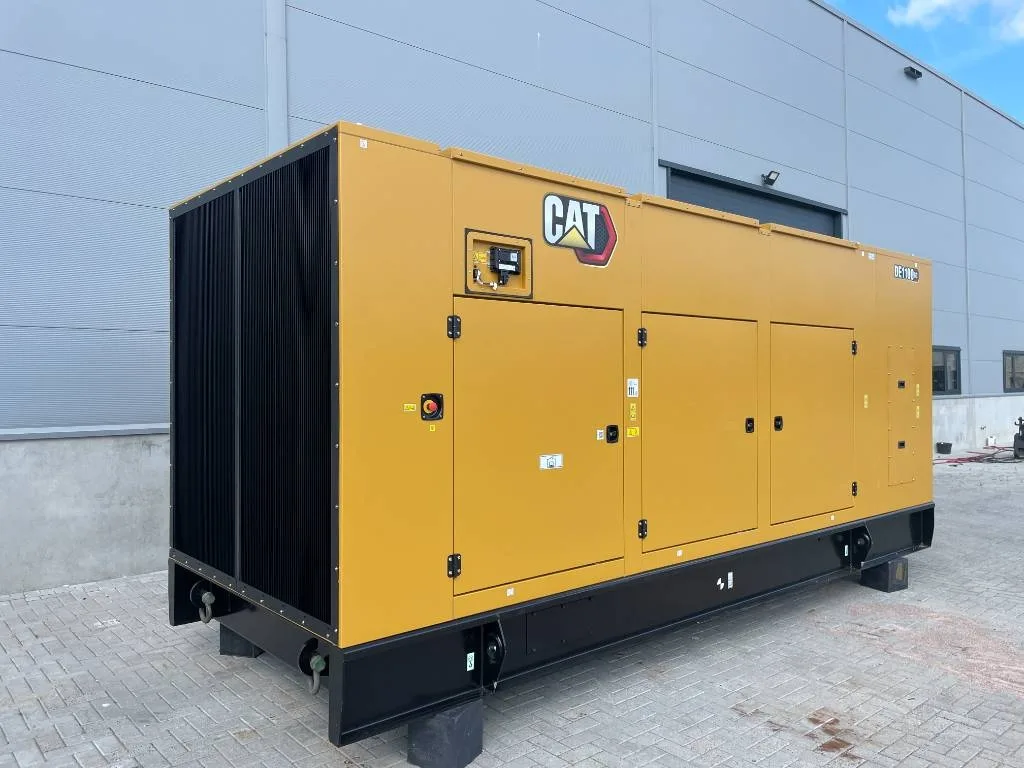 Groupe électrogène diesel Caterpillar 1 100 kVA triphasé – DE1100GC — vue 2