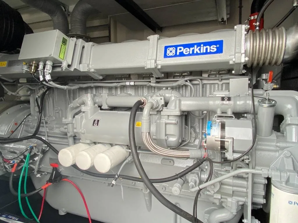 Groupe électrogène diesel Perkins 1 100 kVA triphasé – 4008TAG2A — vue 4