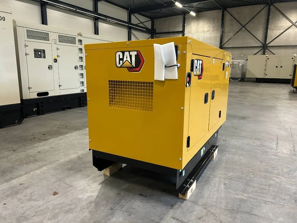 Groupe électrogène diesel Caterpillar 88 kVA triphasé – DE88GC — vue 2