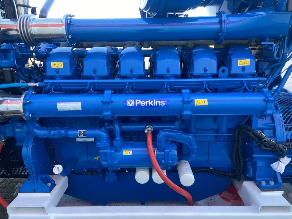 Groupe électrogène diesel FG Wilson 1 875 kVA triphasé – P1875-1 — vue 3
