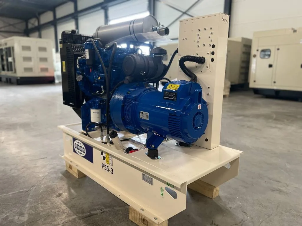 Groupe électrogène diesel FG Wilson 55 kVA triphasé – P55-3 — vue 3