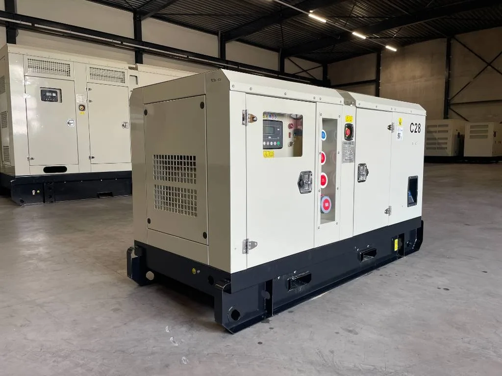Groupe électrogène diesel Cummins 28 kVA triphasé – 4B3.9-G2 — vue 2