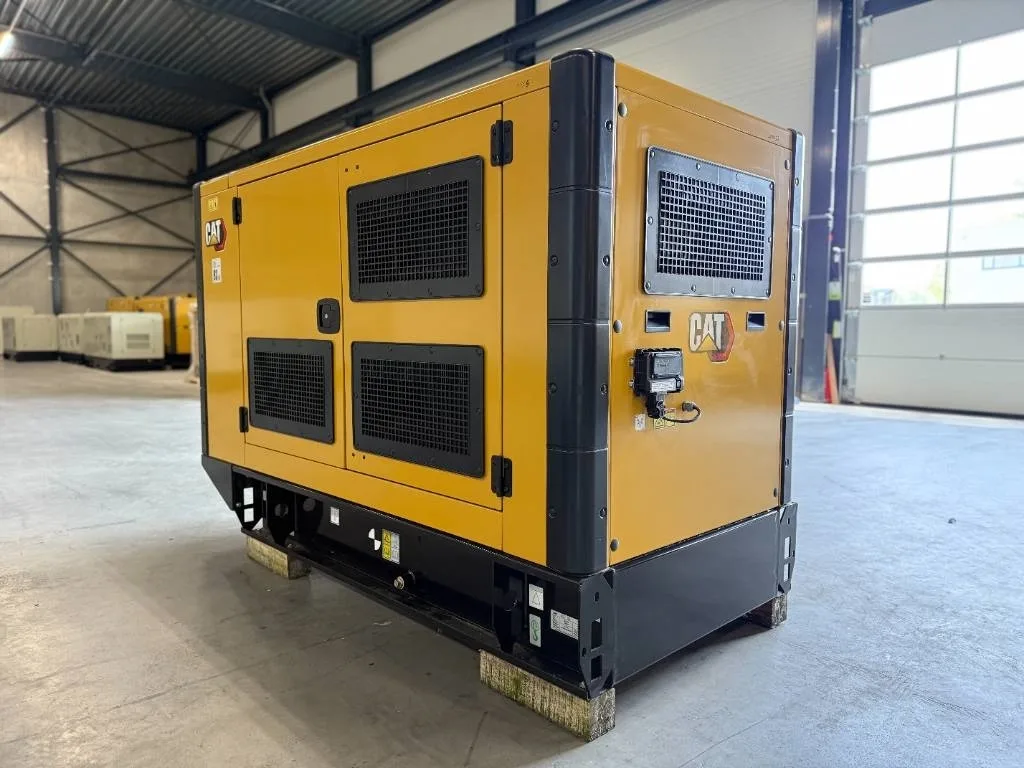 Groupe électrogène diesel Caterpillar 50 kVA triphasé – DE50E0 — vue 3