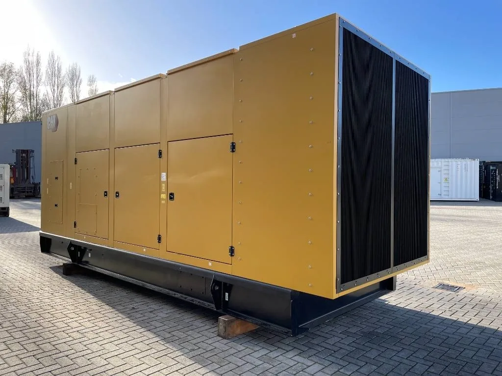 Groupe électrogène diesel Caterpillar 1 500 kVA triphasé – DE1500GC — vue 3