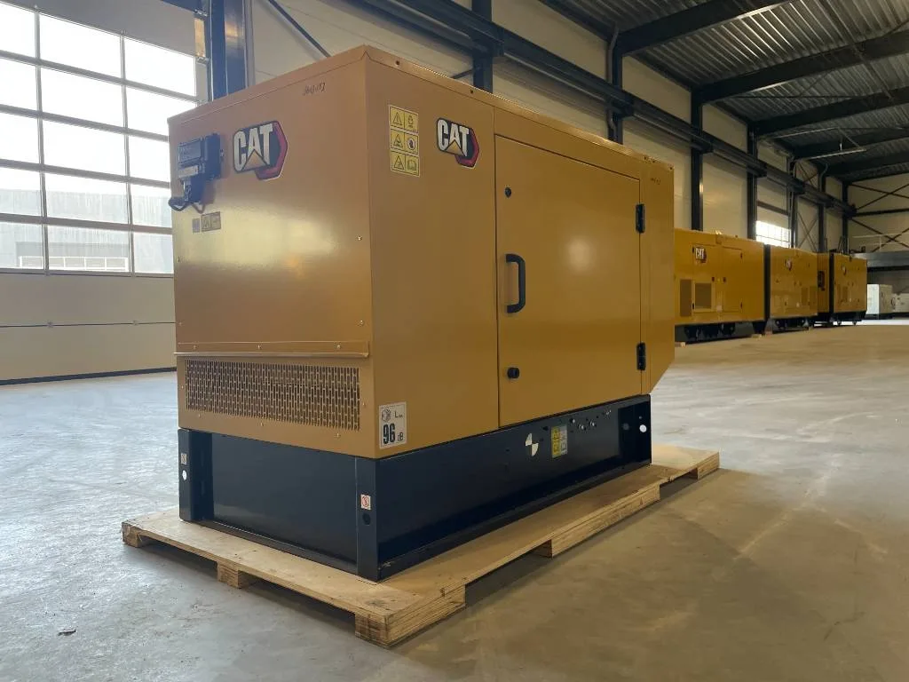 Groupe électrogène diesel Caterpillar 22 kVA triphasé – DE22E3 — vue 4