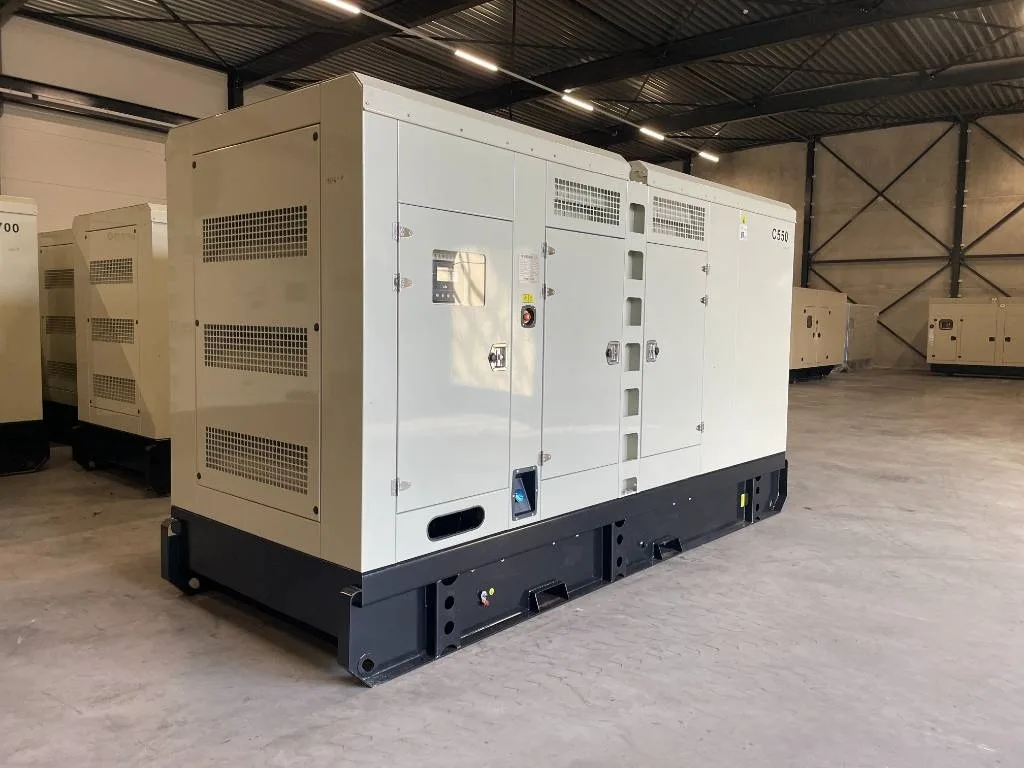 Groupe électrogène diesel Cummins 550 kVA triphasé – QSZ13-G13 — vue 2