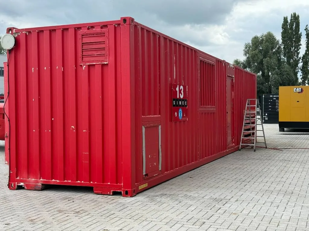 Groupe électrogène diesel Caterpillar 2 250 kVA triphasé – XQ2000 — vue 3