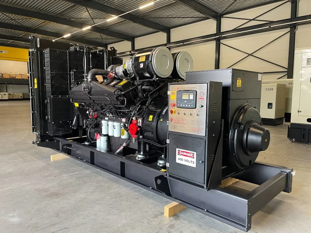 Groupe électrogène diesel Cummins 1 100 kVA triphasé – KTA38-G5 — vue 5