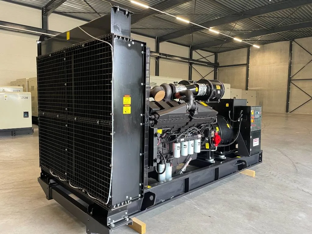 Groupe électrogène diesel Cummins 1 100 kVA triphasé – KTA38-G5 — vue 2