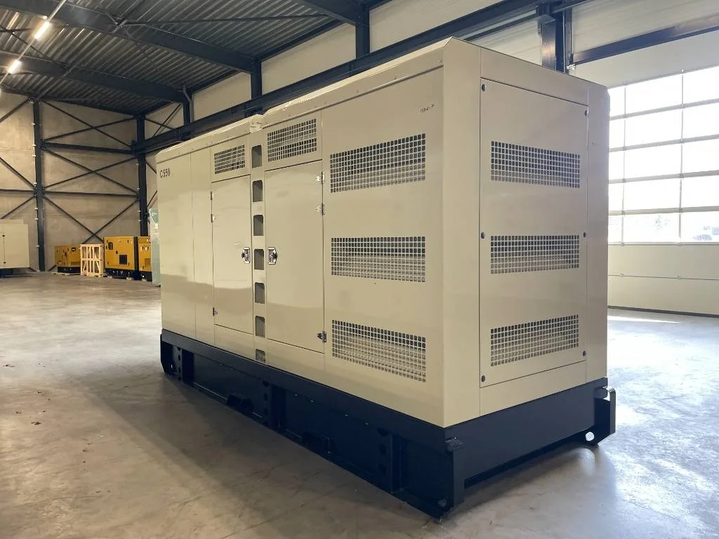 Groupe électrogène diesel Cummins 550 kVA triphasé – QSZ13-G13 — vue 3