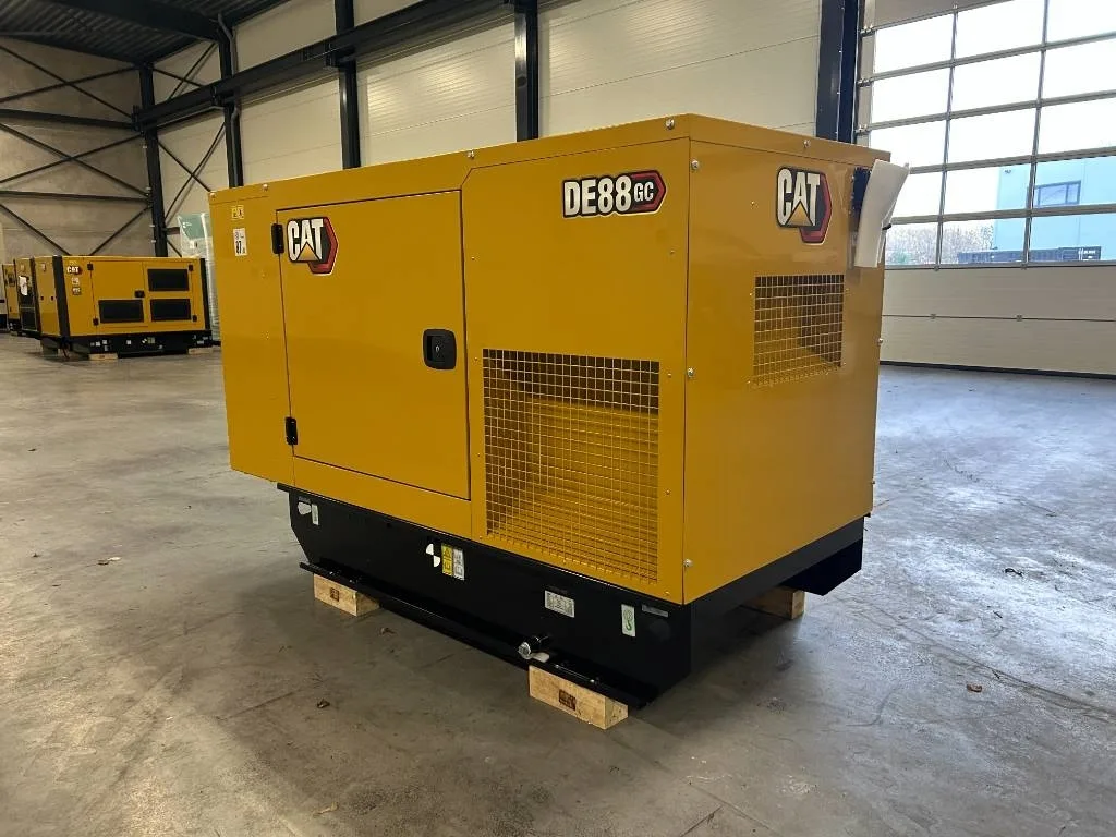 Groupe électrogène diesel Caterpillar 88 kVA triphasé – DE88GC — vue 3