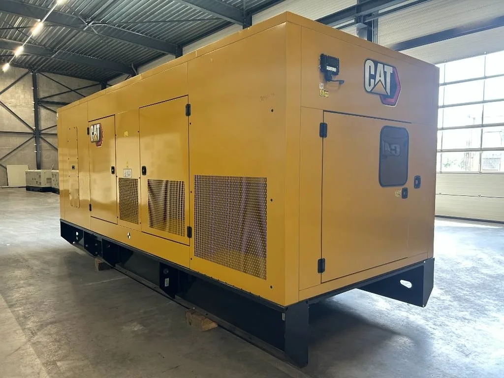 Groupe électrogène diesel Caterpillar 850 kVA triphasé – DE850E0 — vue 3