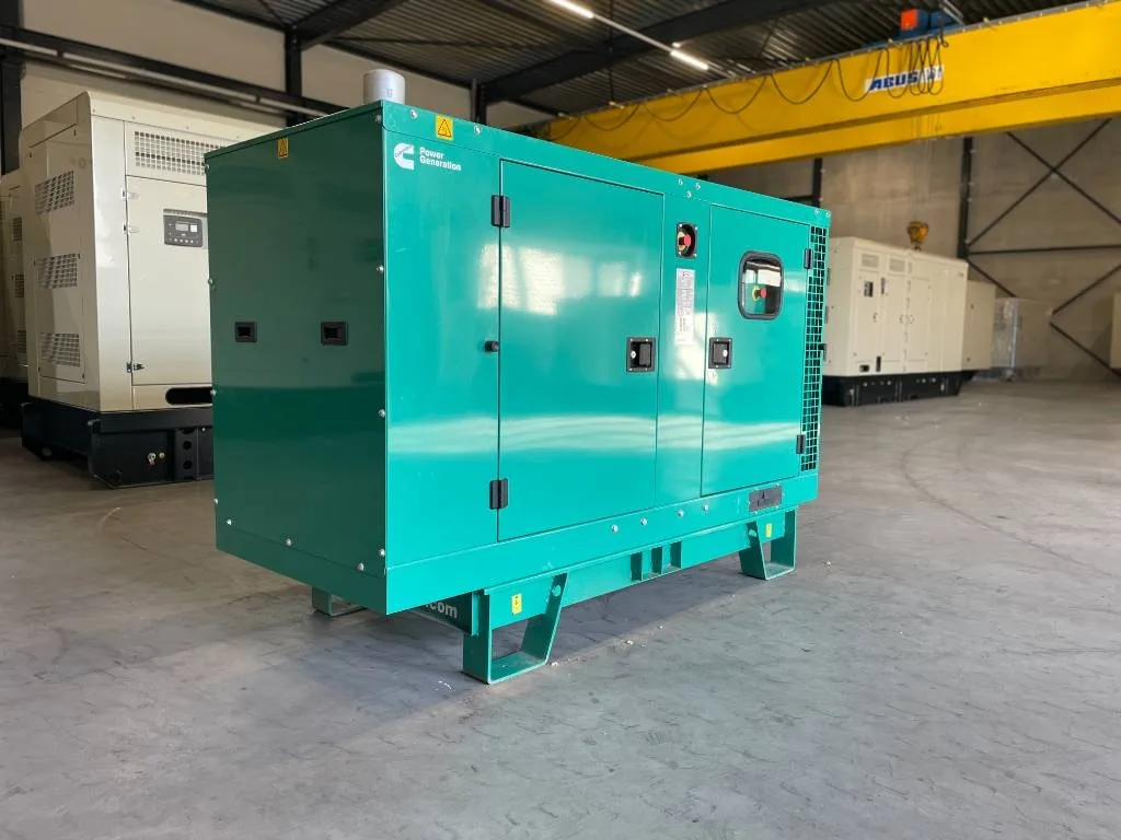 Groupe électrogène diesel Cummins 38 kVA triphasé – C38D5 — vue 2