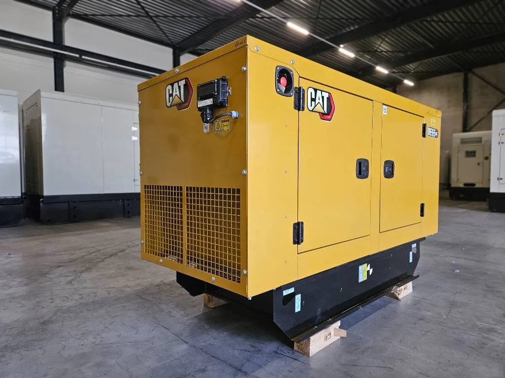 Groupe électrogène diesel Caterpillar 65 kVA triphasé – DE65GC — vue 2
