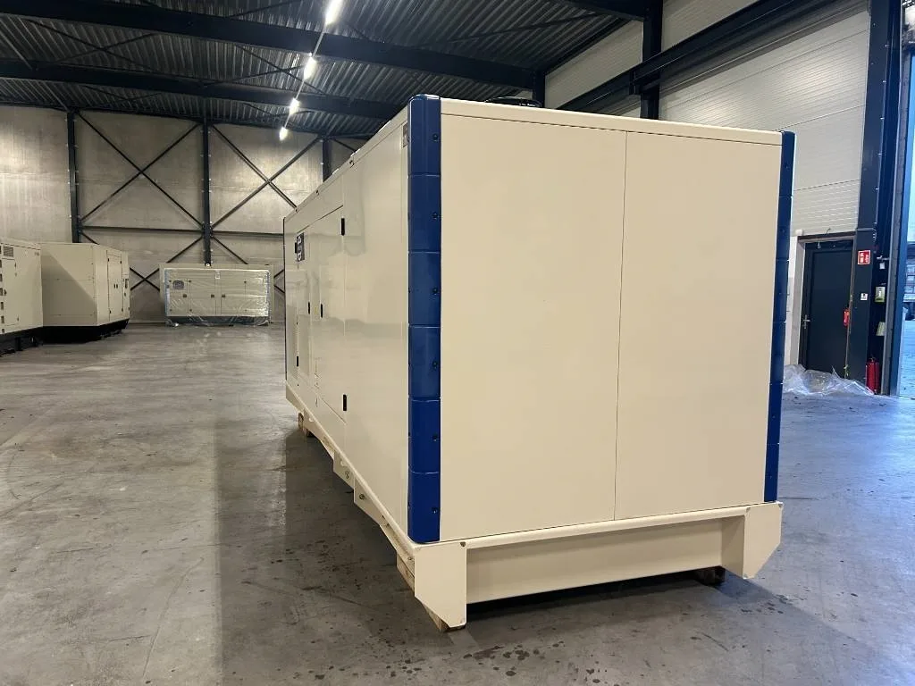 Groupe électrogène diesel FG Wilson 660 kVA triphasé – P660-3 — vue 2